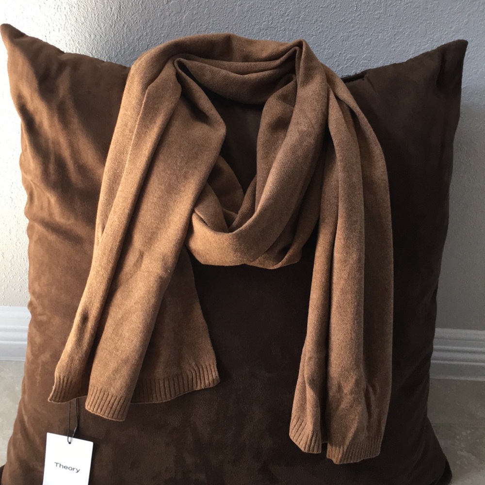 New Theory 100% Cashmere scarf, Brown, Camel Color